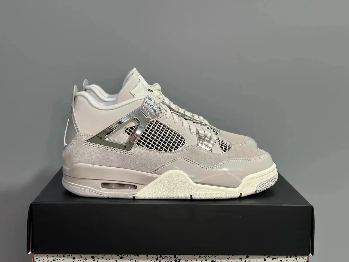 Nike Air Jordan 4 'Metallic Silver' Sneakers